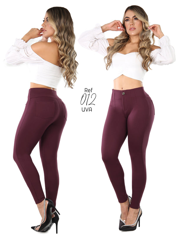 Jeans Levanta Cola Ajuste Perfecto  Outfits with leggings, Outfits, Hot  leggings